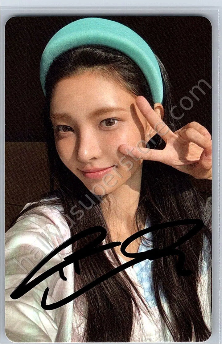 ILLIT - Yunah - ILLIT - SUPER REAL ME Album youtube gift pre-order benefit (Signed, Meet&amp;Greet)