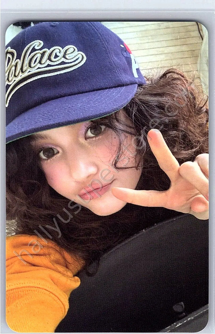 NewJeans - Danielle - How Sweet album photocard newjeans version