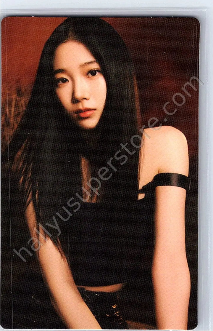 LE SSERAFIM - Kazuha - LE SSERAFIM - Kazuha - Flame Rises Tour (2023) Event mini photocard 2/9