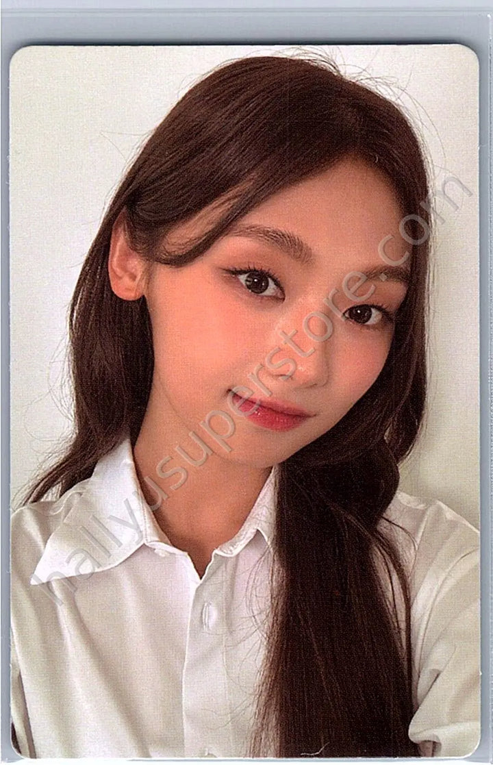 UNIS - Hyeonju - Universe Ticket concept version