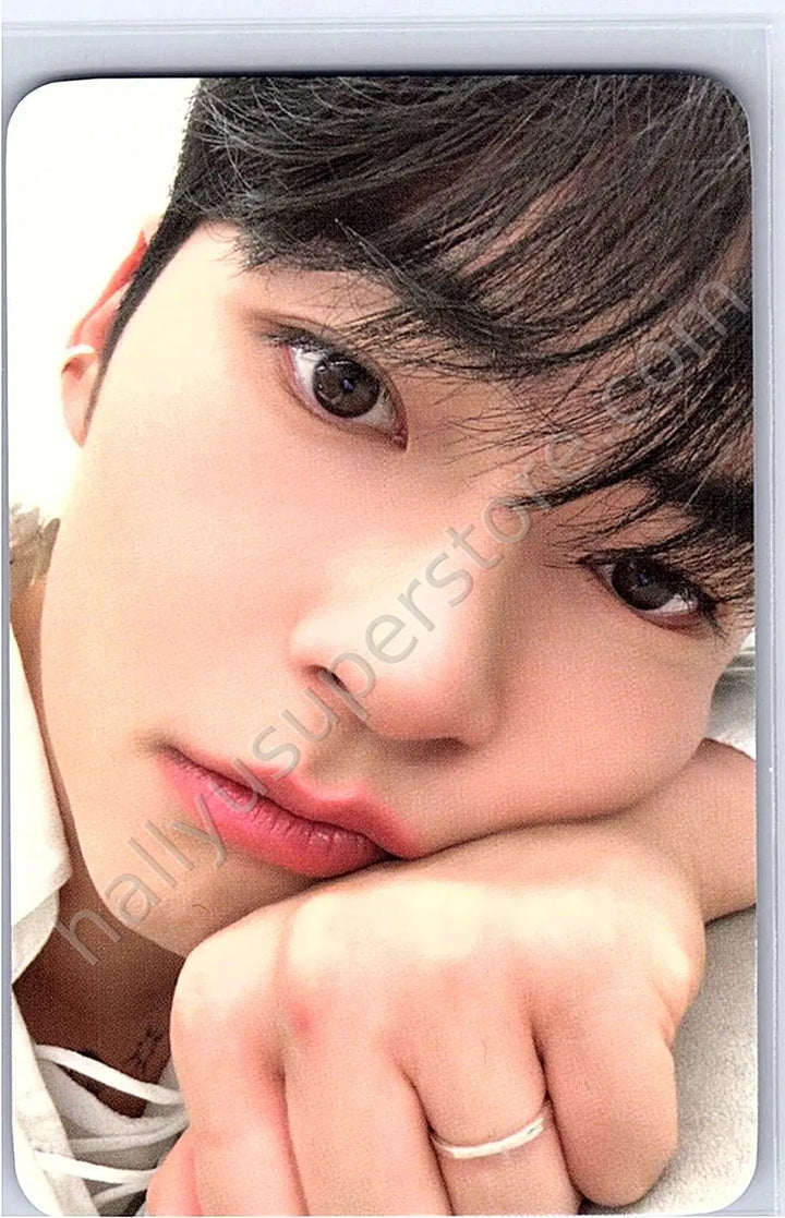 ZEROBASEONE - Hanbin - The Moving Seoul Pop-up Store blue version L holder photocard set