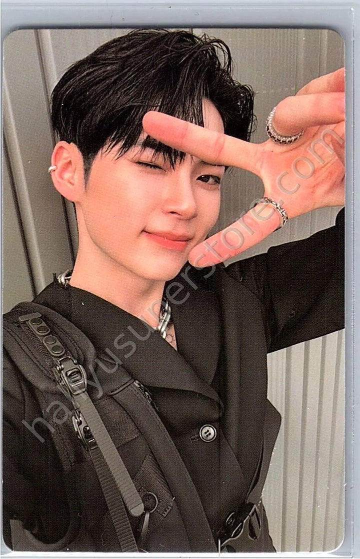 ZEROBASEONE - Hanbin - Melting Point A version album photocard loyalty version