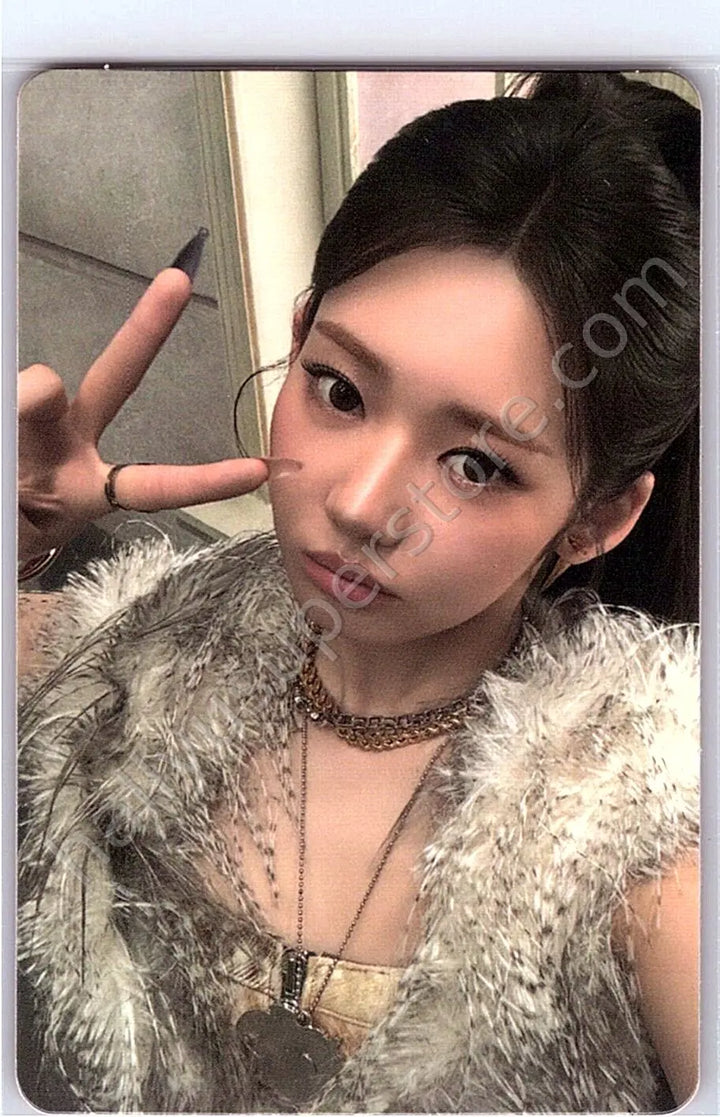 BABYMONSTER - Rora - WE GO UP album photocard go version