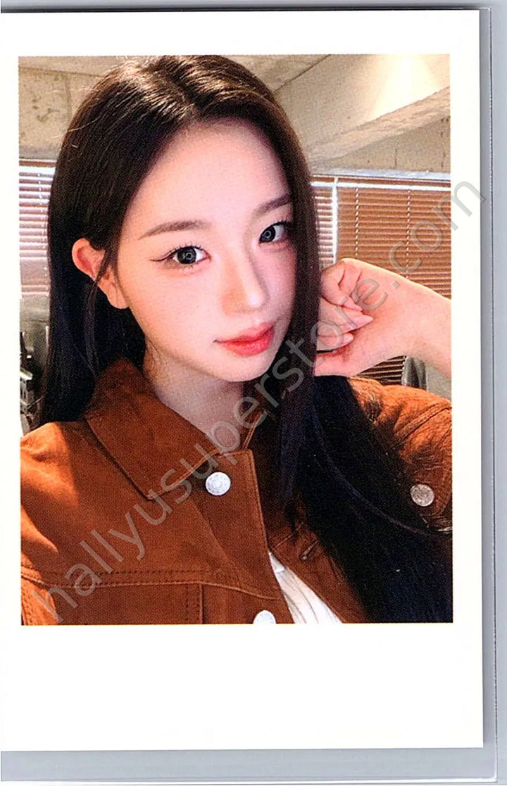 tripleS - Chaeyeon - Beyond Beauty fansign jump up polaroid