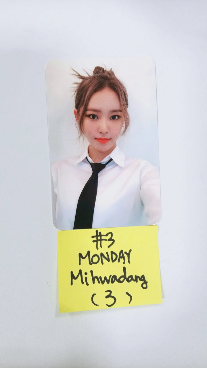 Weeekly - Play Game: Holiday - Mihwadang Fan Sign Event Photocard - HALLYUSUPERSTORE