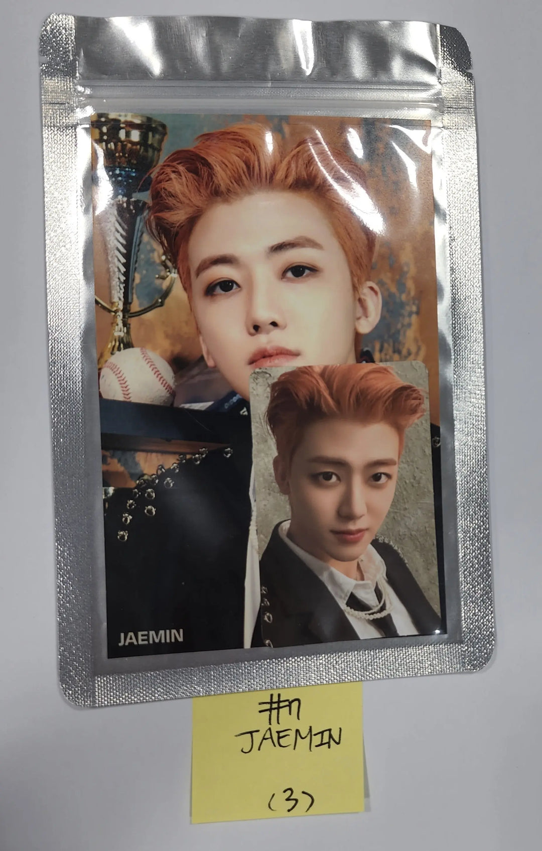 NCT 2022 Universe - Smtown&amp;store 4 x 6 Photo + Photocard Set - HALLYUSUPERSTORE
