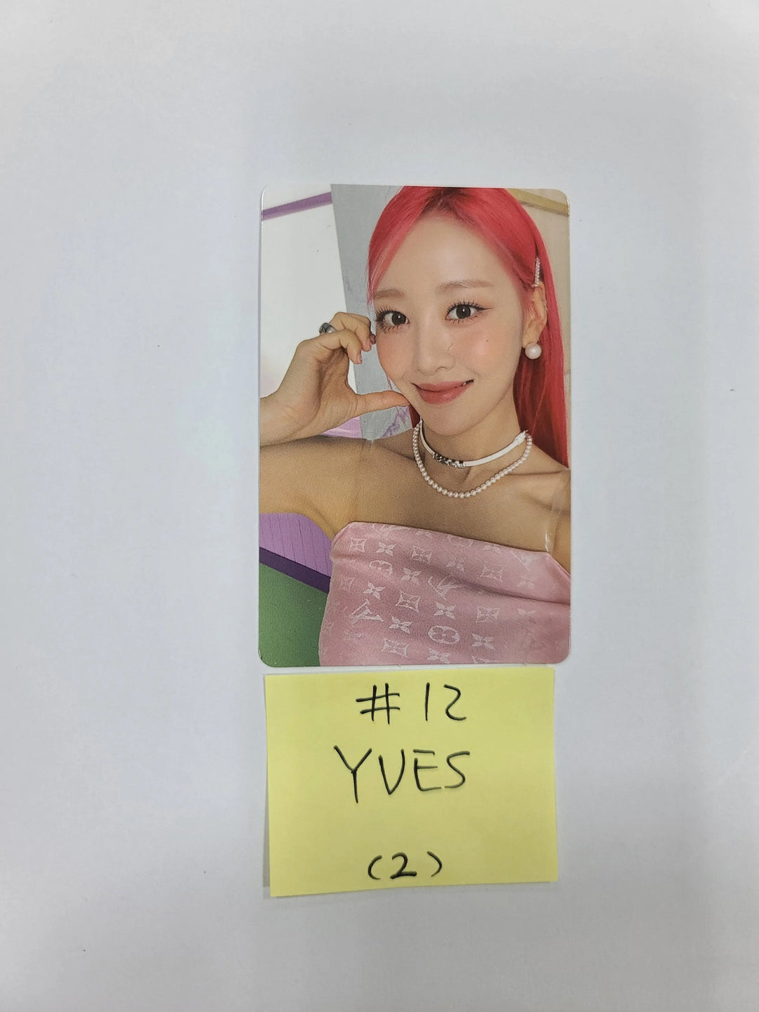 LOONA "Flip That" Summer Special Mini Album - Official Photocard [Yves, Chuu] - HALLYUSUPERSTORE