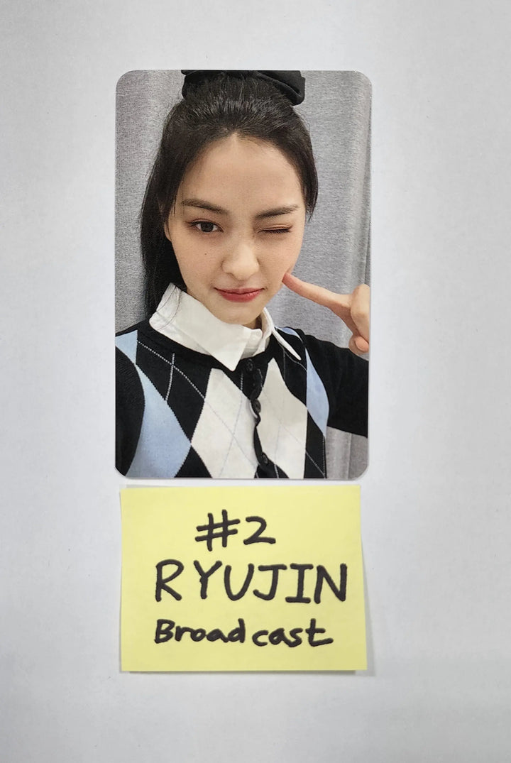 RJ, Lia (Of ITZY) ‘CHECKMATE’ - Broadcast Photocard - HALLYUSUPERSTORE