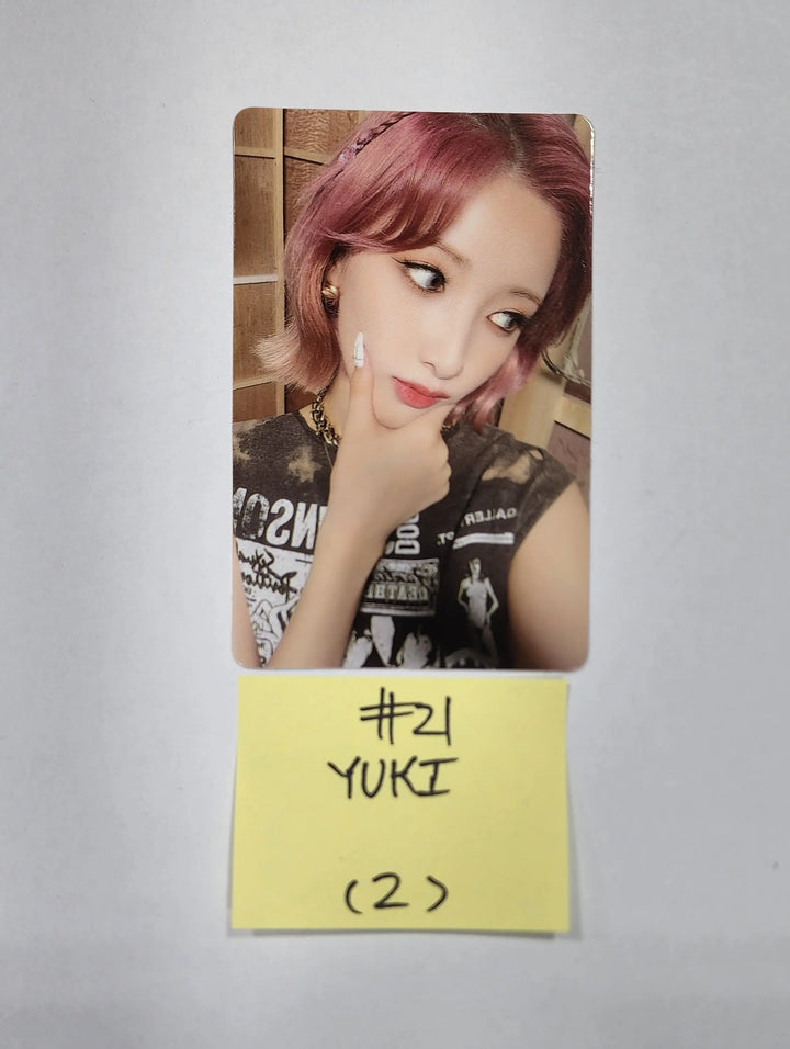 Purple Kiss &