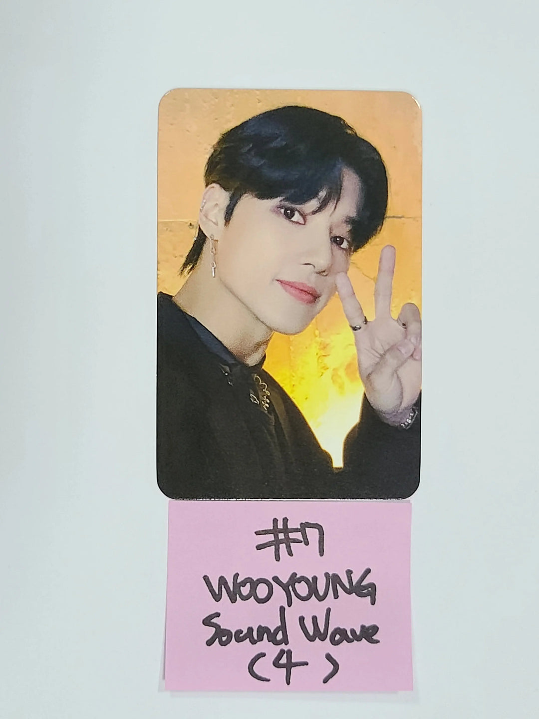Ateez "The World Ep.1 - MOVEMENT" - Soundwave Fansign Event Benefit PhotoCard - HALLYUSUPERSTORE