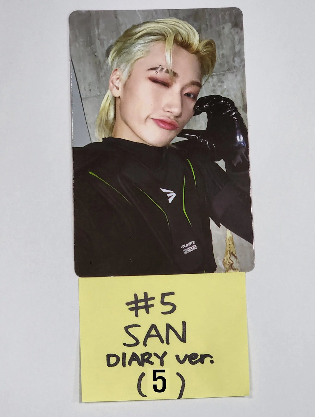 Ateez "The World Ep.1 - MOVEMENT" - Official Photocard (San &amp; Mingi) - HALLYUSUPERSTORE