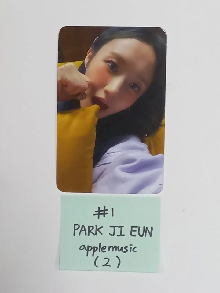 Purple Kiss 4th mini - Apple Music Fansign Event Photocard Round 2 - HALLYUSUPERSTORE