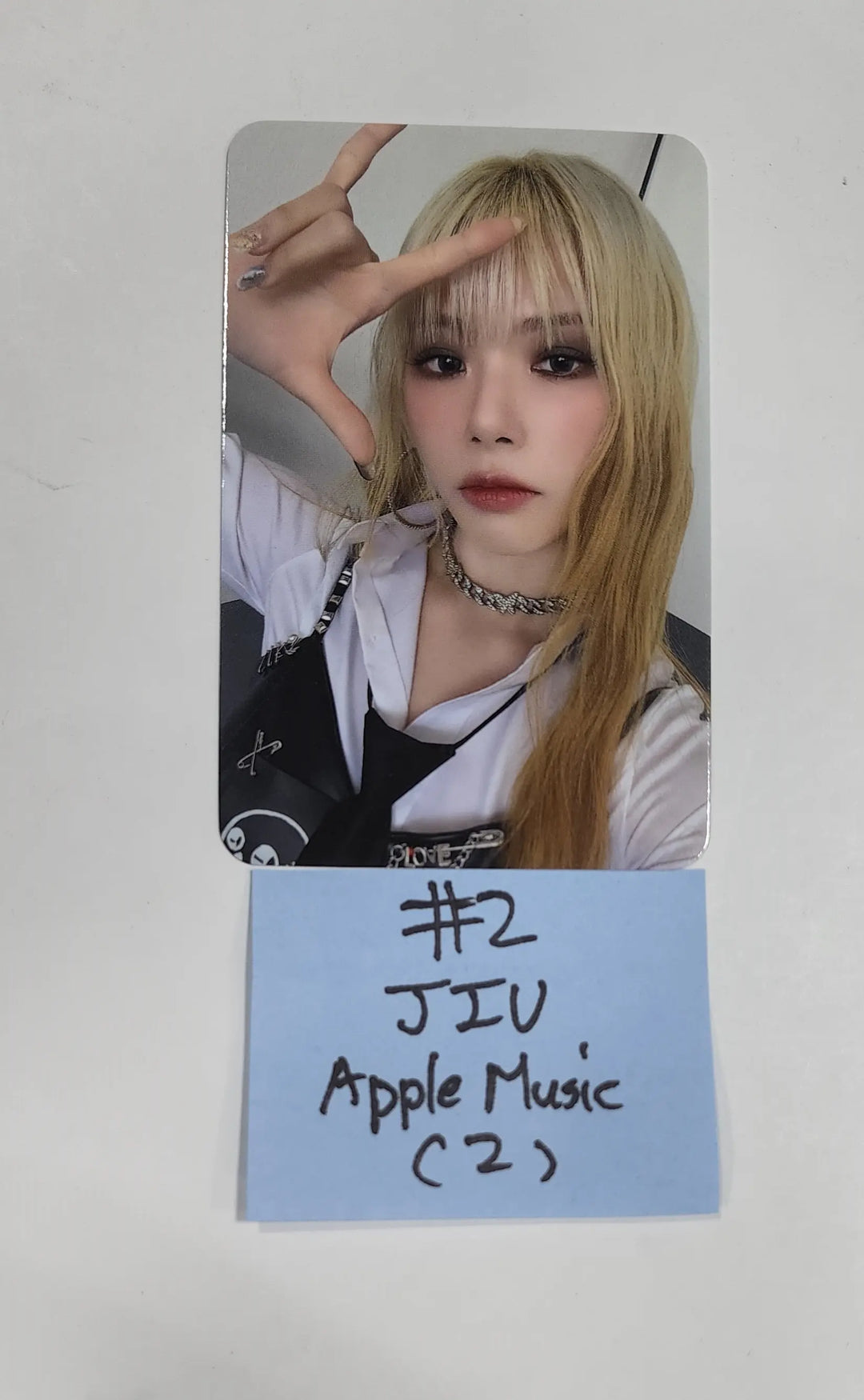 Dreamcatcher "Concept Book " - Apple Music Pre-Order Benefit Photocard - HALLYUSUPERSTORE
