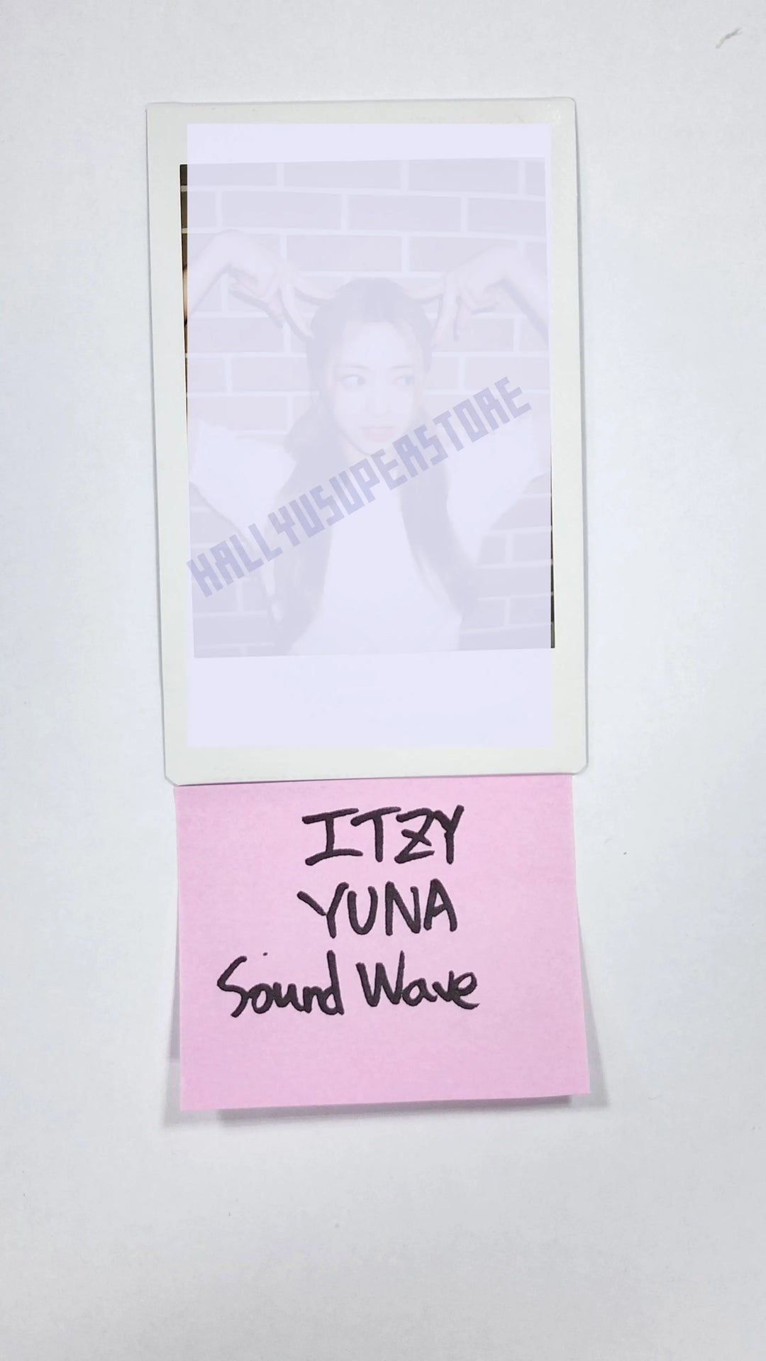 Yuna (of ITZY) - polaroid &amp; Hand Autographed(Signed) Album [SPECIAL EDITION Ver] - HALLYUSUPERSTORE