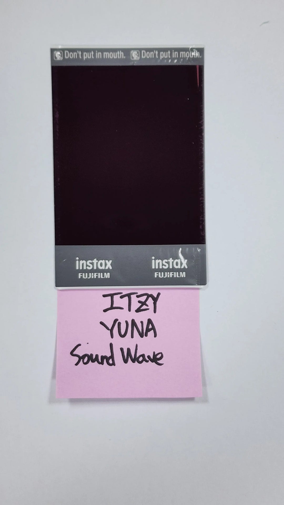 Yuna (of ITZY) - polaroid &amp; Hand Autographed(Signed) Album [SPECIAL EDITION Ver] - HALLYUSUPERSTORE