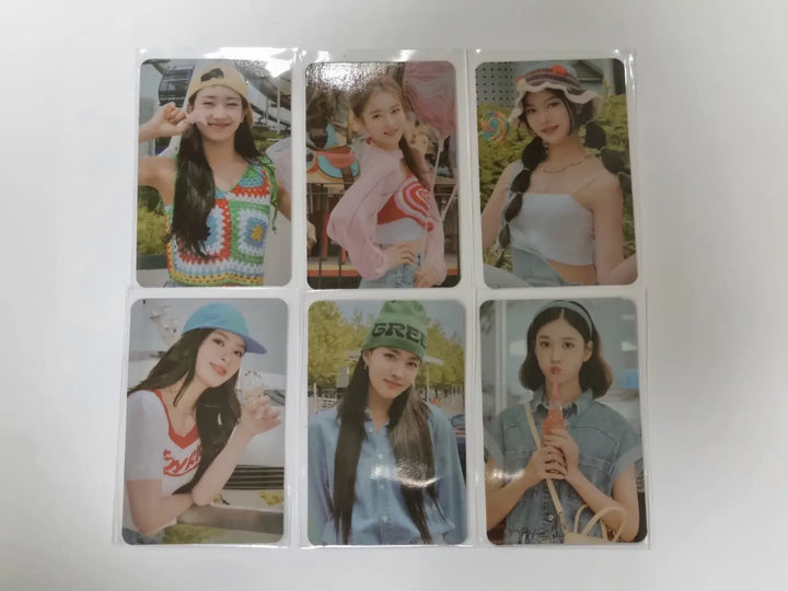 StayC "Stay in Chicago" 1ST PHOTOBOOK - Soundwave Pre-Order Benefit Photocard - HALLYUSUPERSTORE