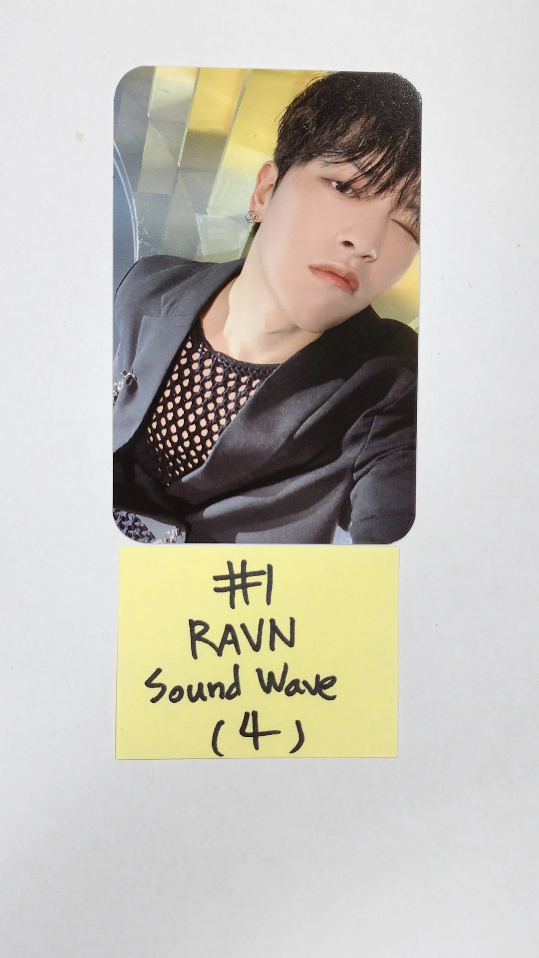 Oneus "MALUS" - Soundwave Luckydraw Event Photocard - HALLYUSUPERSTORE