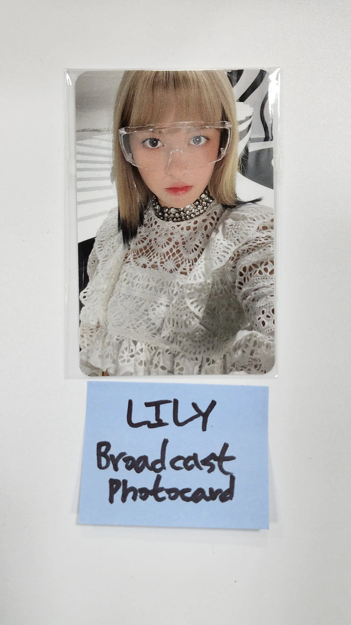 LILY (of NMIXX) &