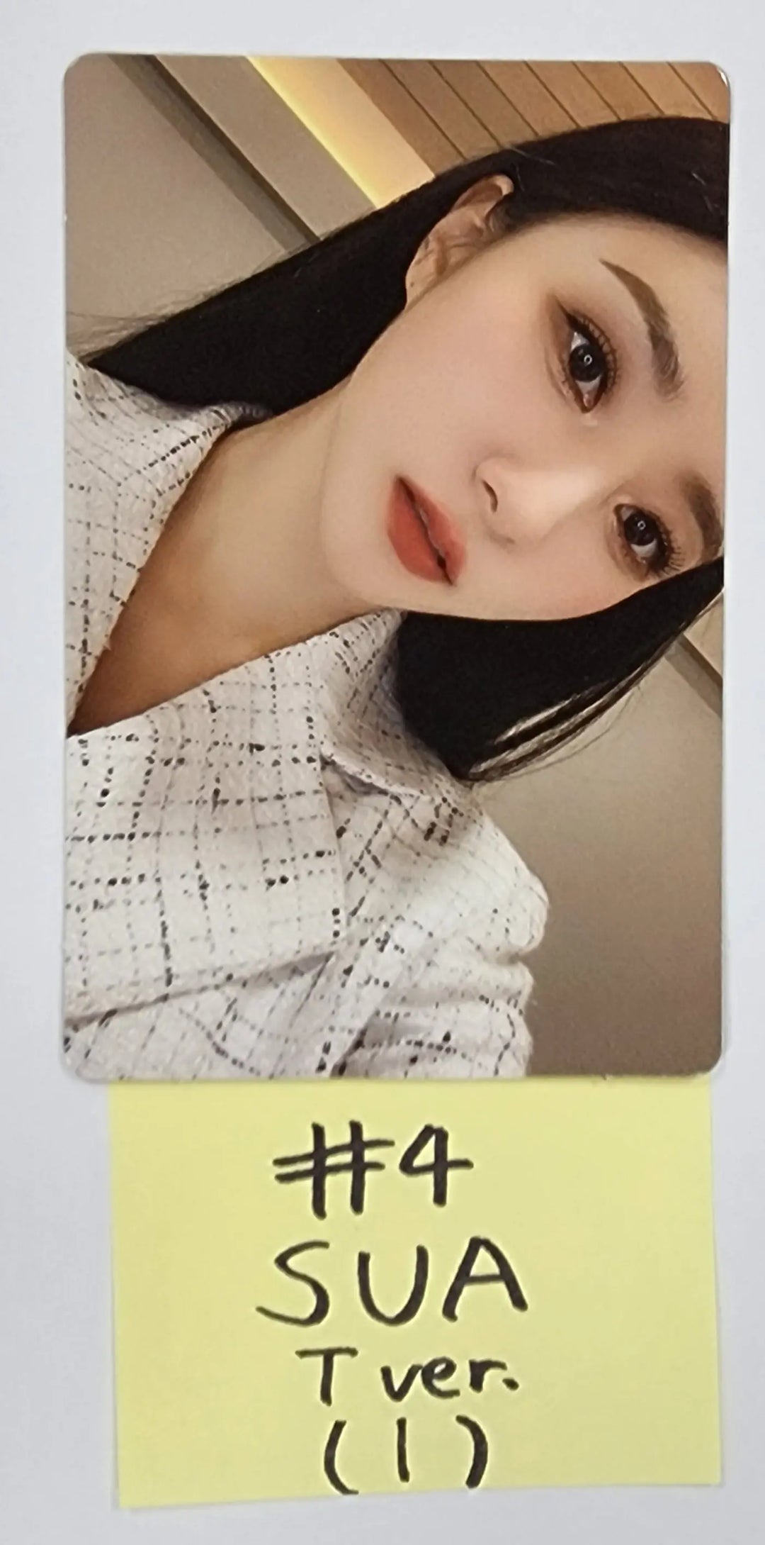 Dreamcatcher "Apocalypse : Follow us" - Official Photocard, 4 cut photo [T ver.] (Limited edition) - HALLYUSUPERSTORE