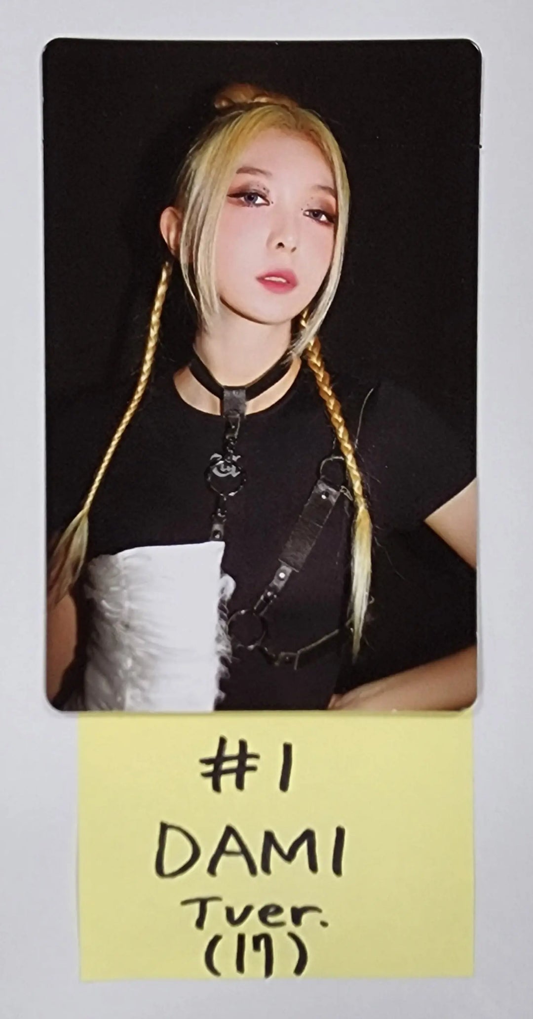 Dreamcatcher "Apocalypse : Follow us" - Official Photocard, 4 cut photo [T ver.] (Limited edition) - HALLYUSUPERSTORE
