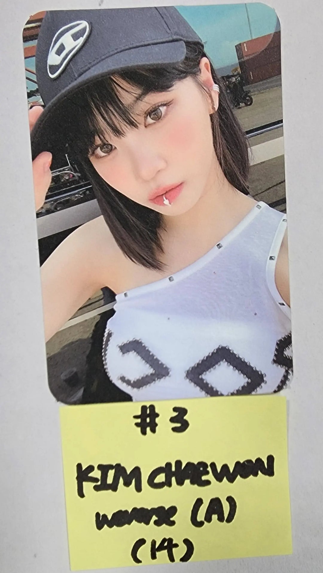 LE SSERAFIM "ANTIFRAGILE" 2nd Mini Album - Official Photocard [Weverse Album ver.] - HALLYUSUPERSTORE