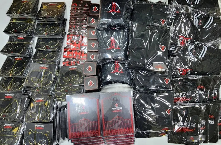 DREAMCATCHER "Apocalypse Broken Halloween" Pop-Up Store - MD [Character Mask + Photocard, Stadium Jacket, Photocard Set + Binder, Hoodie Zip-Up, T-shirt, Cushion Blanket, Socks Set, Pin Button, Metal Badge Set] - HALLYUSUPERSTORE