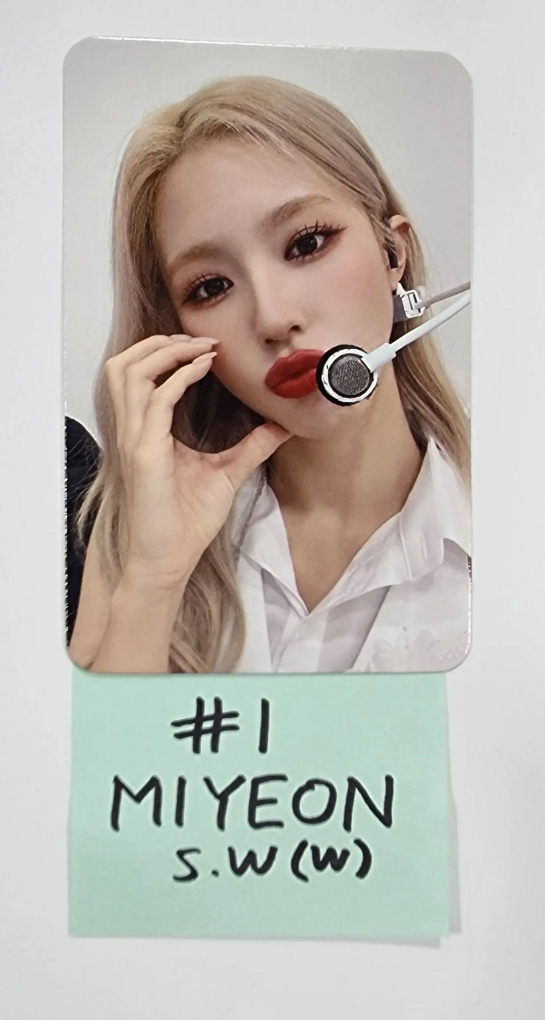 (g) I-DLE "I LOVE" - Soundwave Fansign Event Winner Photocard Round 2 - HALLYUSUPERSTORE