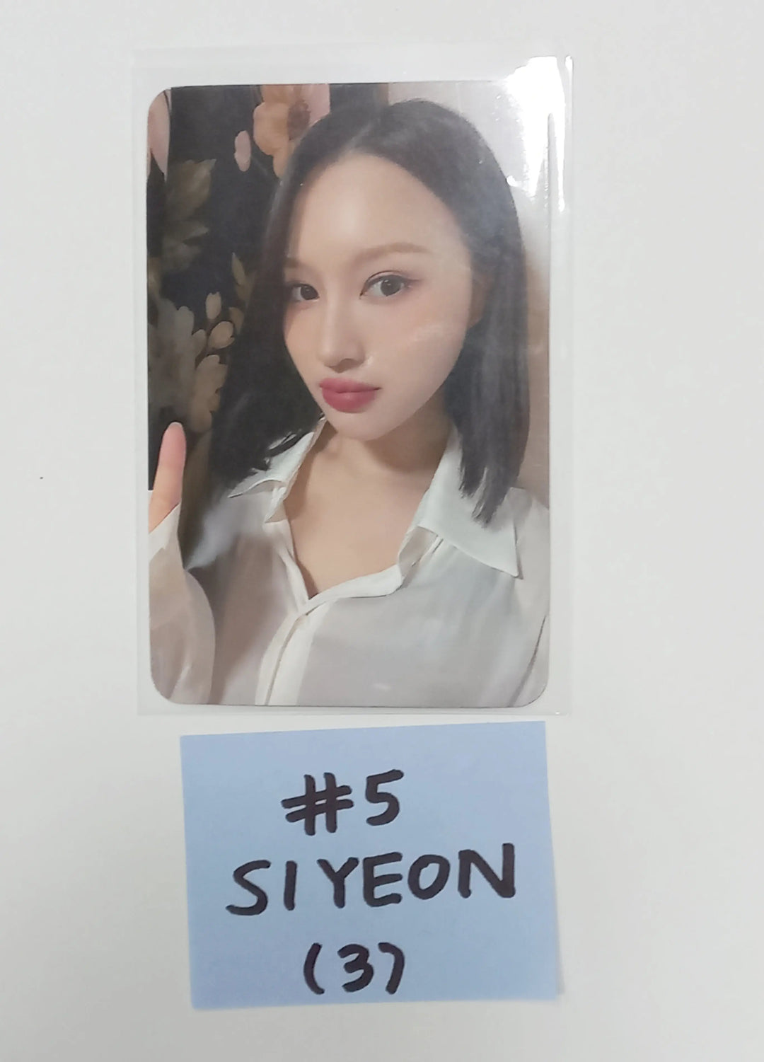Dreamcatcher "Dreamcatcher X  IDOLSTEIN" - Paper Perfume Photocard - HALLYUSUPERSTORE