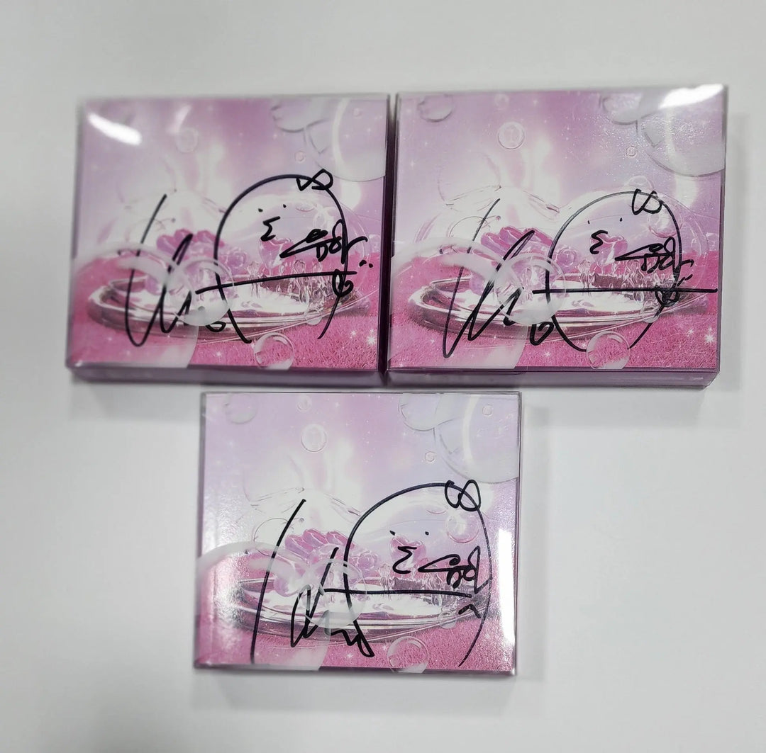 YooA (of Oh My Girl) "SELFISH" - Hand Autographed(Signed) Promo Album - HALLYUSUPERSTORE