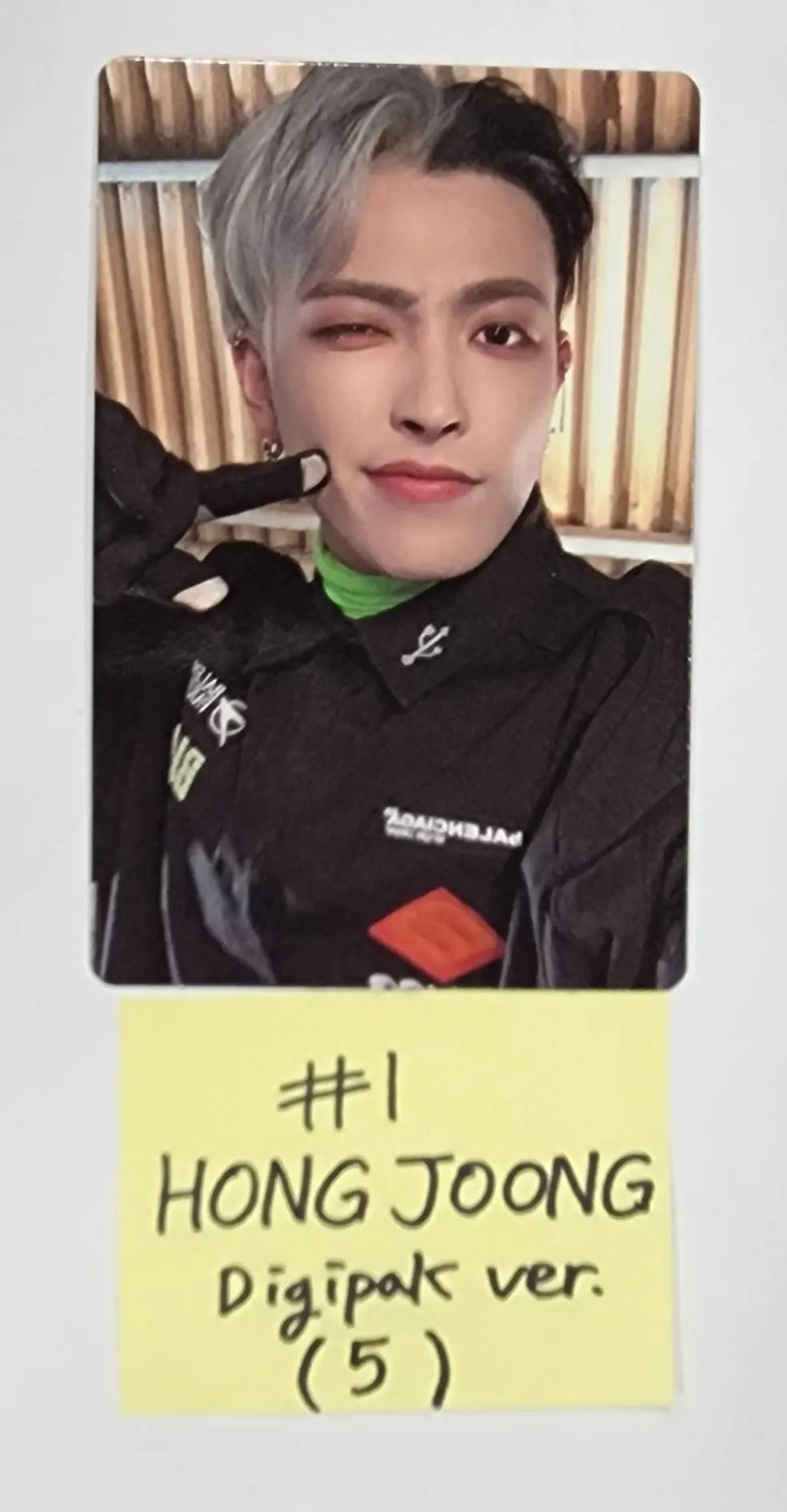 Ateez "The World Ep.1 - MOVEMENT" - Official Photocard [Digipack Ver.] - HALLYUSUPERSTORE
