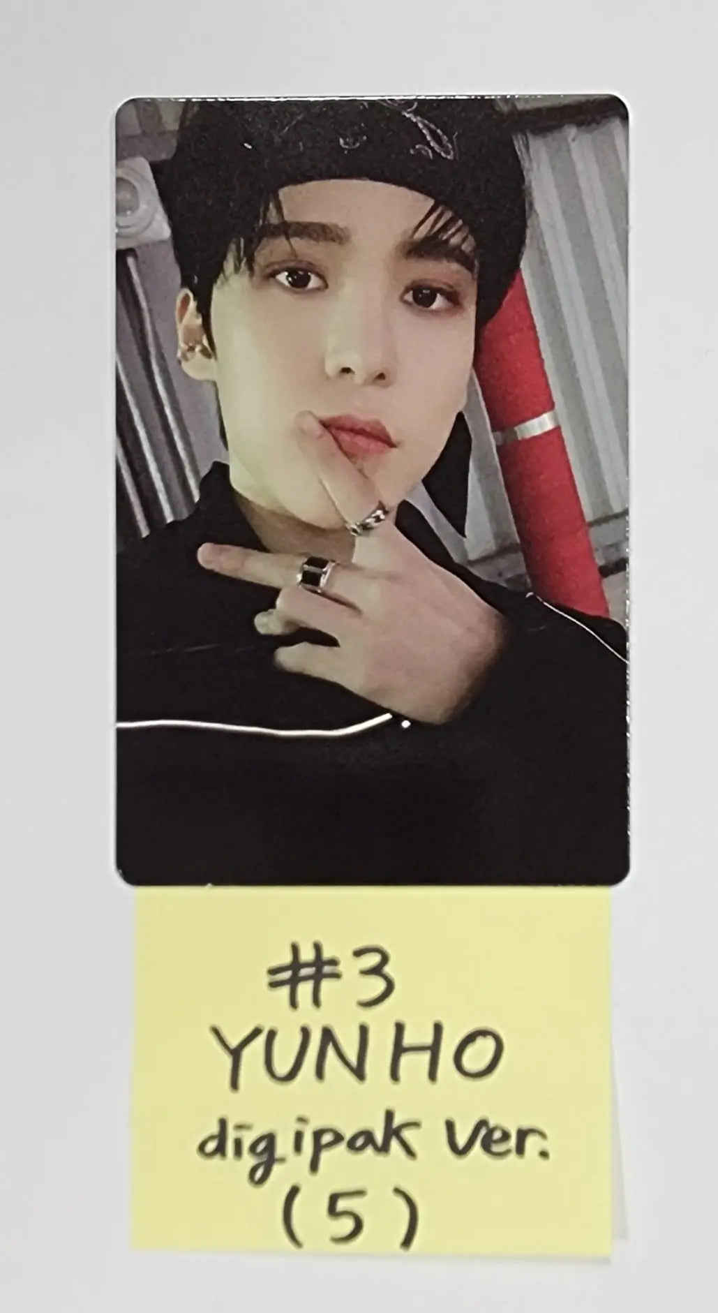 Ateez "The World Ep.1 - MOVEMENT" - Official Photocard [Digipack Ver.] - HALLYUSUPERSTORE