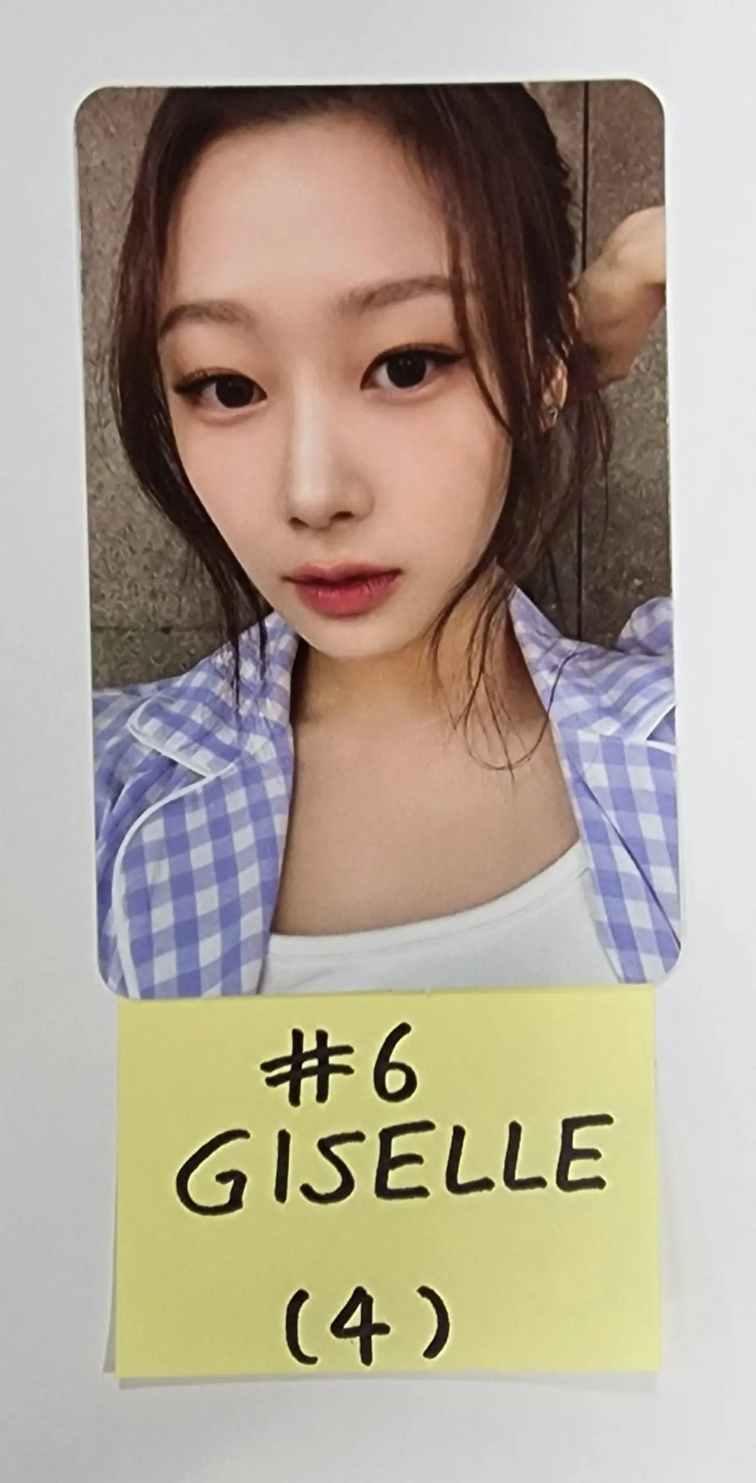 Aespa "2022 Pink Christmas" - Smtown &amp; Store Random Pack Photocard (Restocked 2/23) - HALLYUSUPERSTORE