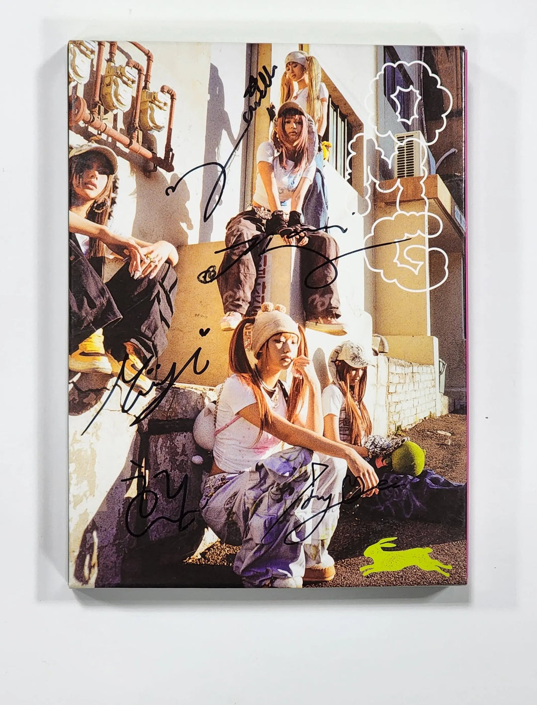 New Jeans 'OMG' - Hand Autographed(Signed) Promo Album - HALLYUSUPERSTORE