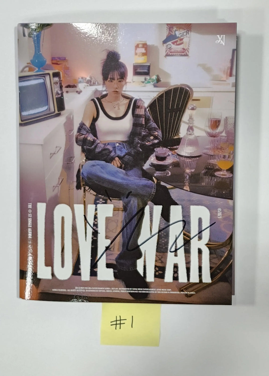 YENA "Love War" - Hand Autographed(Signed) Album - HALLYUSUPERSTORE