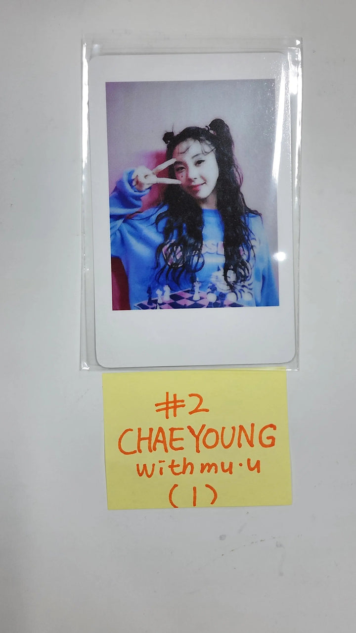 Chae Young (Of TWICE} "Yes, I am Chaeyoung." 1st Photobook - Withmuu Pre-Order Benefit Polaroid Type Photocard - HALLYUSUPERSTORE