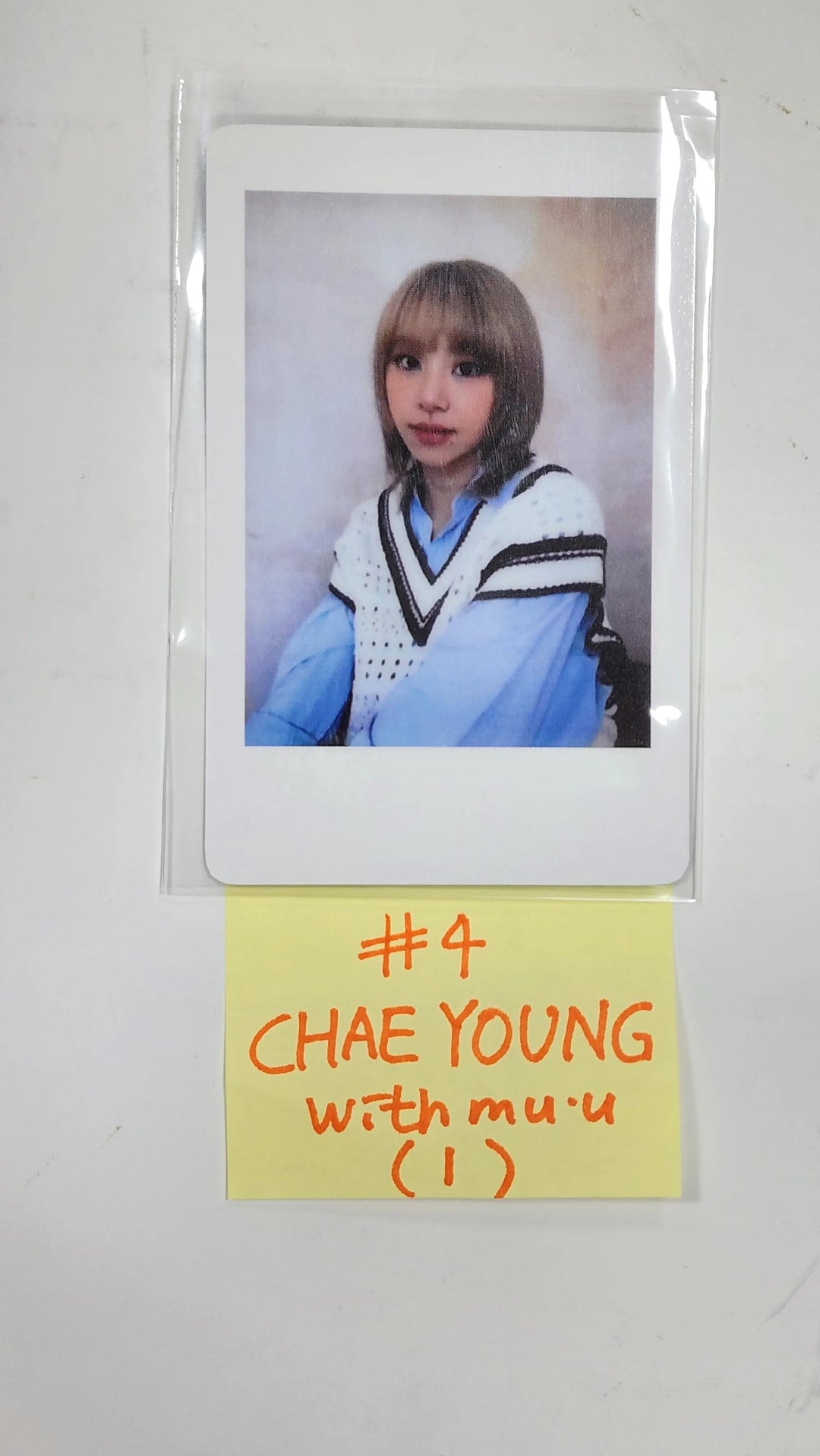 Chae Young (Of TWICE} "Yes, I am Chaeyoung." 1st Photobook - Withmuu Pre-Order Benefit Polaroid Type Photocard - HALLYUSUPERSTORE