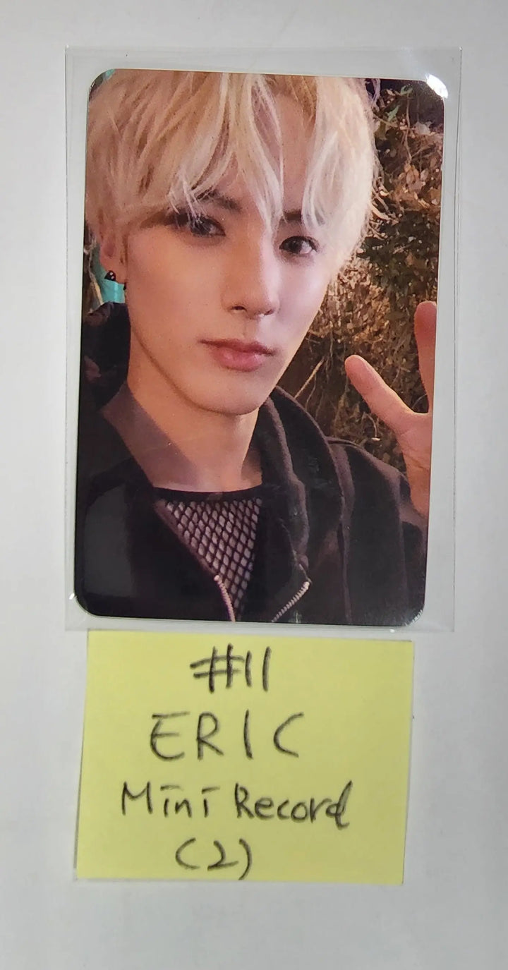 The Boyz "BE AWAKE" 8th - Mini Record Fansign Event Photocard [Platform Ver.] - HALLYUSUPERSTORE