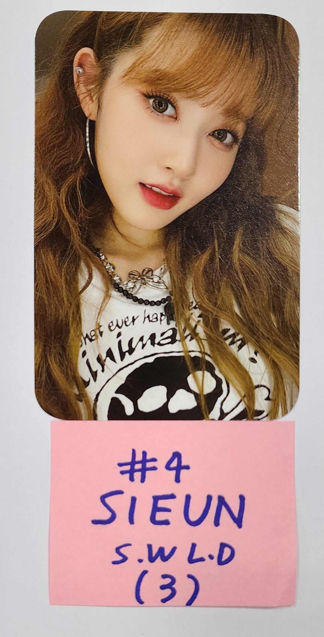 StayC "Teddy Bear" - Soundwave Lucky Draw Event Photocard [Digipack Ver.] - HALLYUSUPERSTORE