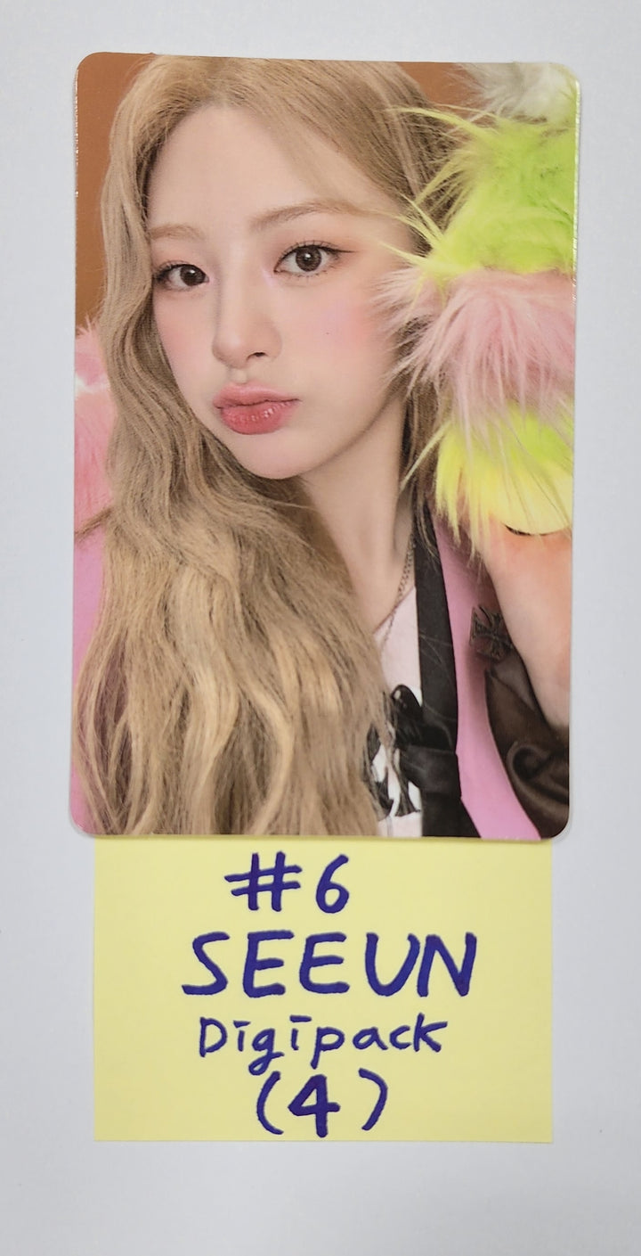StayC "Teddy Bear" - Official Photocard [Digipack Ver.] - HALLYUSUPERSTORE