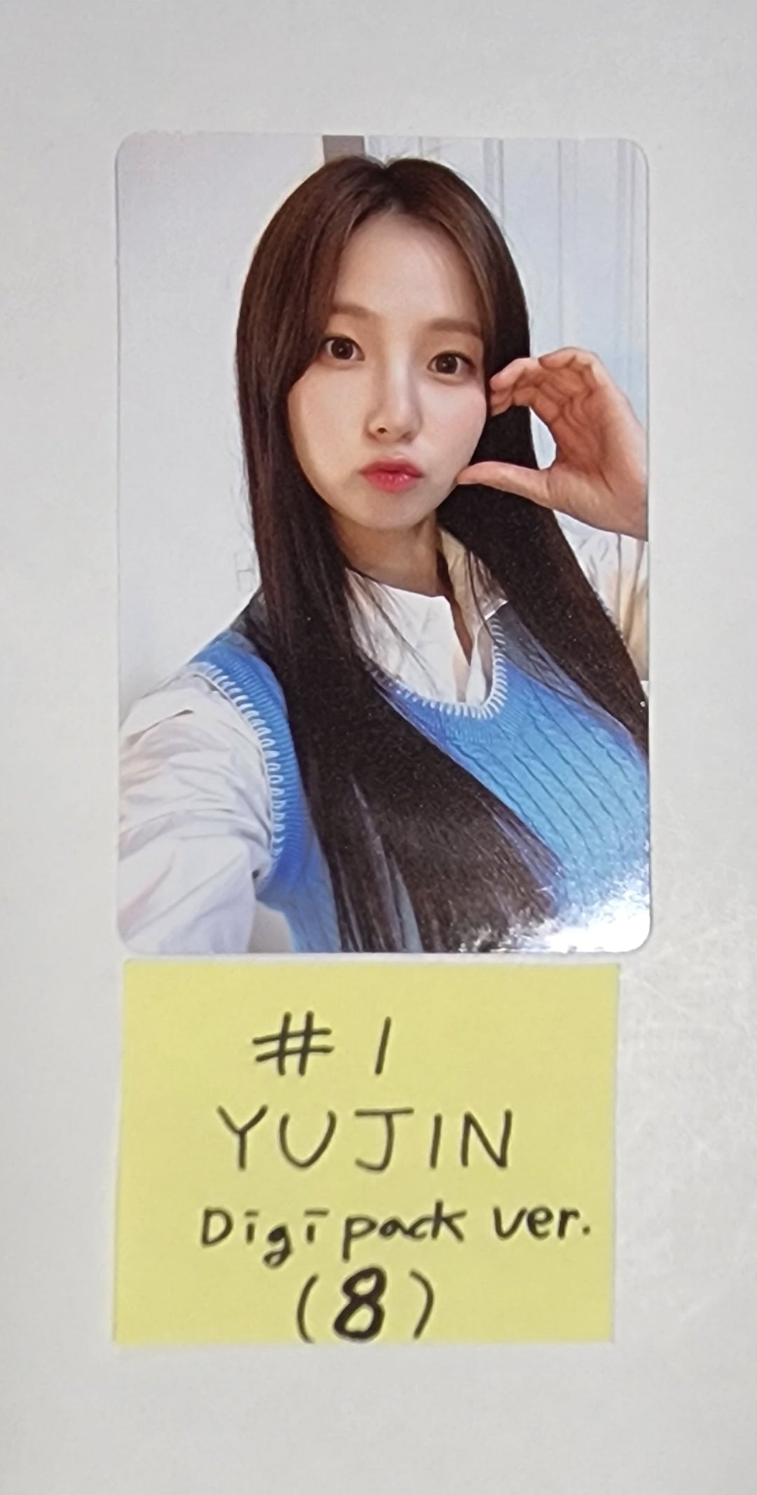 Kep1er "LOVESTRUCK! " - Official Photocard, Folded Poster [Digipack Ver.] - HALLYUSUPERSTORE