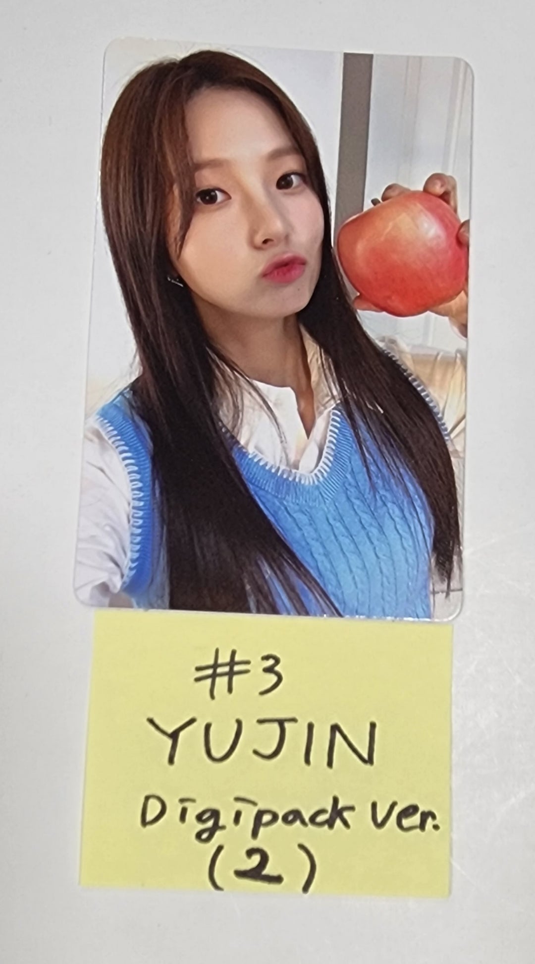 Kep1er "LOVESTRUCK! " - Official Photocard, Folded Poster [Digipack Ver.] - HALLYUSUPERSTORE
