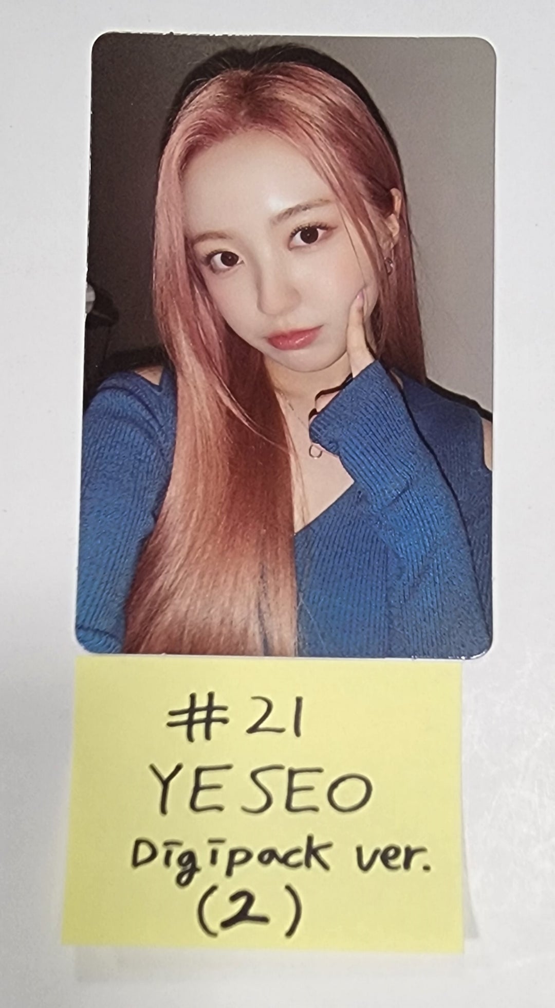 Kep1er "LOVESTRUCK! " - Official Photocard, Folded Poster [Digipack Ver.] - HALLYUSUPERSTORE