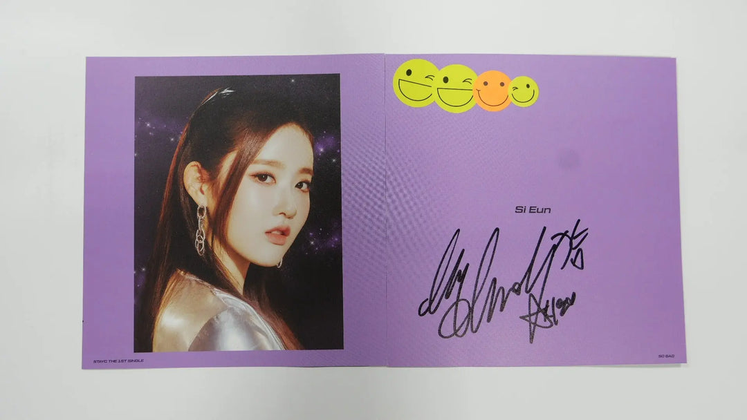 StayC [Star To A Young Culture] - A Cut Page From Fansign Event Albums - HALLYUSUPERSTORE