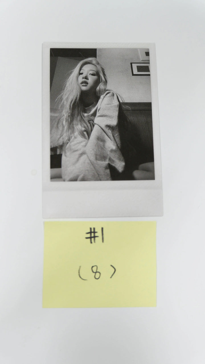 Rose (of Blackpink) -R-   Official Photocard - HALLYUSUPERSTORE