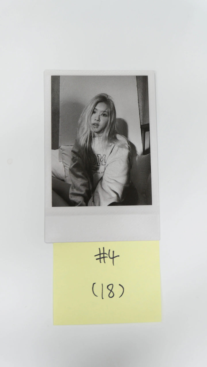 Rose (of Blackpink) -R-   Official Photocard - HALLYUSUPERSTORE