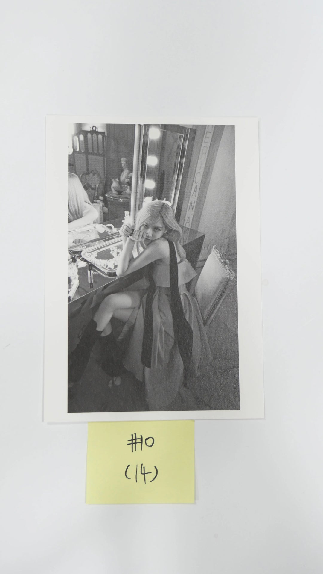 Rose (of Blackpink) -R-   Official Postcard - HALLYUSUPERSTORE