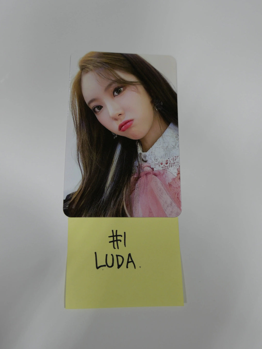WJSN Cosmic Girls - "Unnatural" Official Photocard (