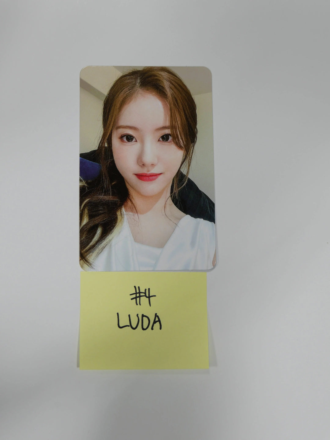 WJSN Cosmic Girls - "Unnatural" Official Photocard (