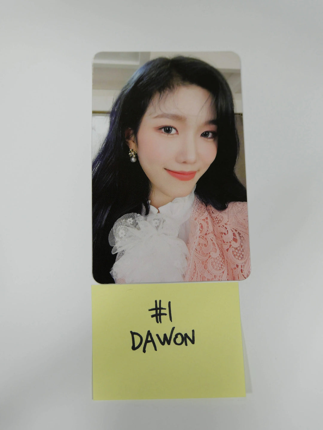 WJSN Cosmic Girls - "Unnatural" Official Photocard (