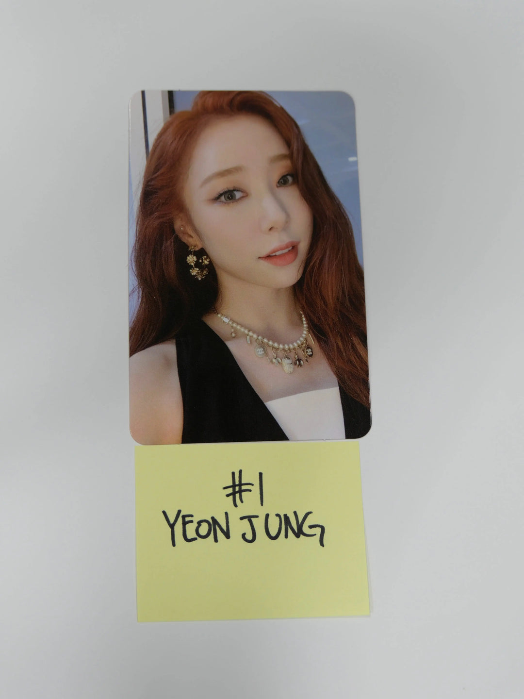 WJSN Cosmic Girls - "Unnatural" Official Photocard (